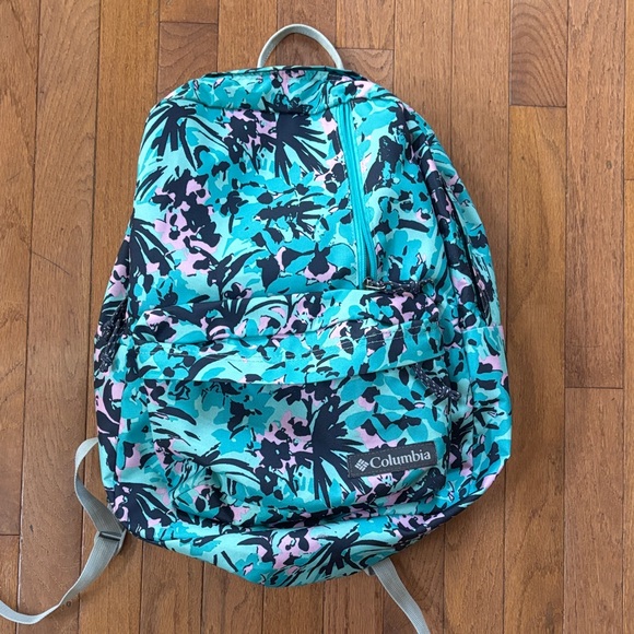 Columbia Handbags - Columbia Tropical Print Backpack